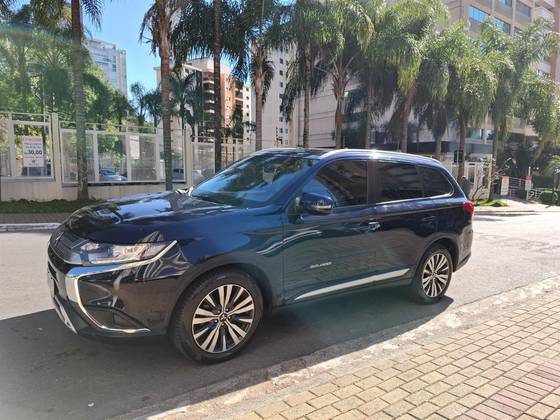 MITSUBISHI OUTLANDER 2.0 MIVEC GASOLINA HPE AUTOMÁTICO